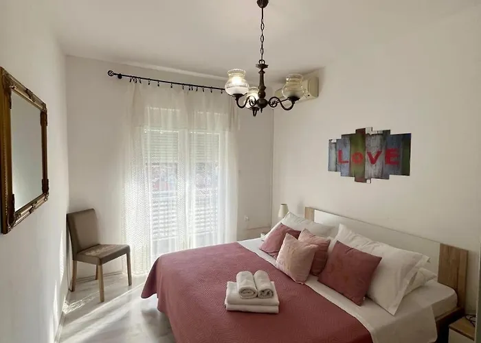 Family-friendly With Swimming Pool Hvar - 24484 Apartment