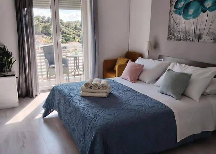 Apartment Family-friendly With Swimming Pool Hvar - 24484