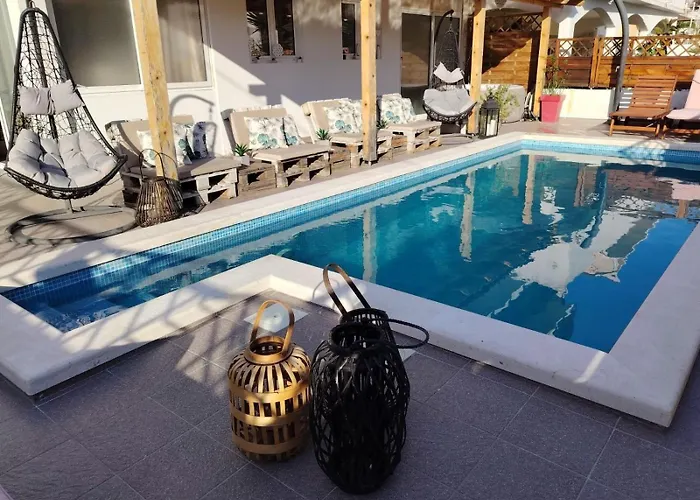 Family-friendly With Swimming Pool Hvar - 24484 Apartment